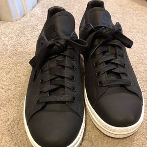 Adidas black Stan smith